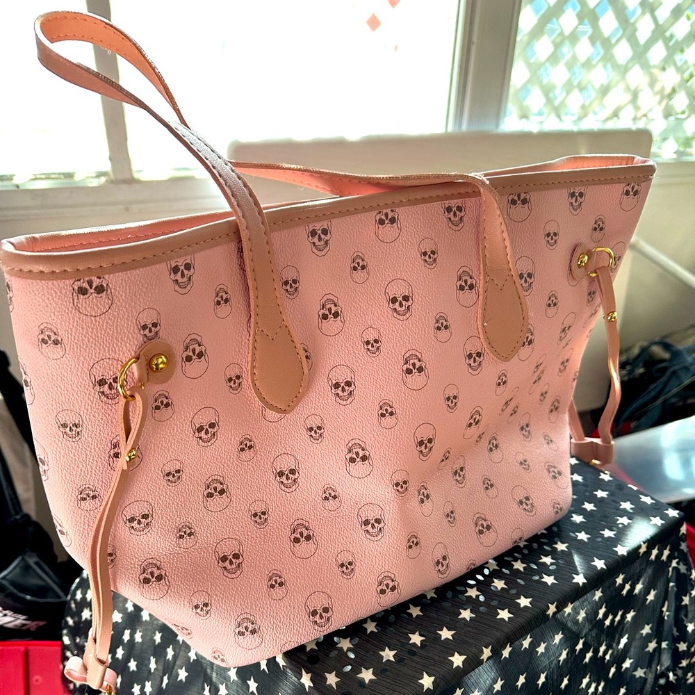 Pink skull tote